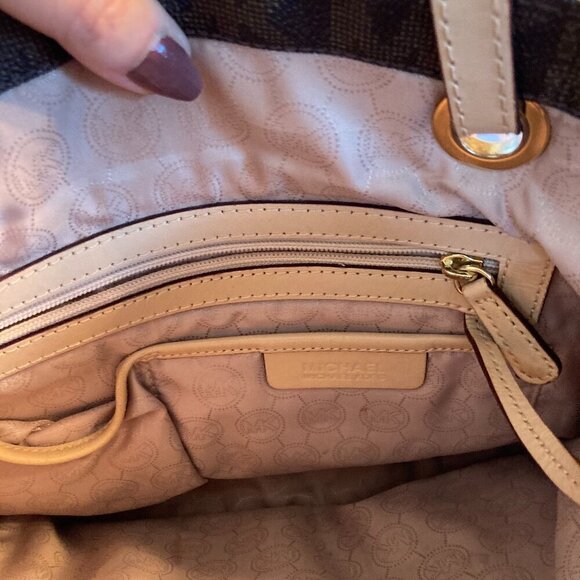 Michael Kors East West Jet Ser Signature Logo Tote - Picture 6 of 6